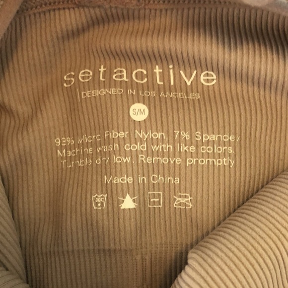 Set Active Ribbed V Athletic Top Small - Picture 5 of 5